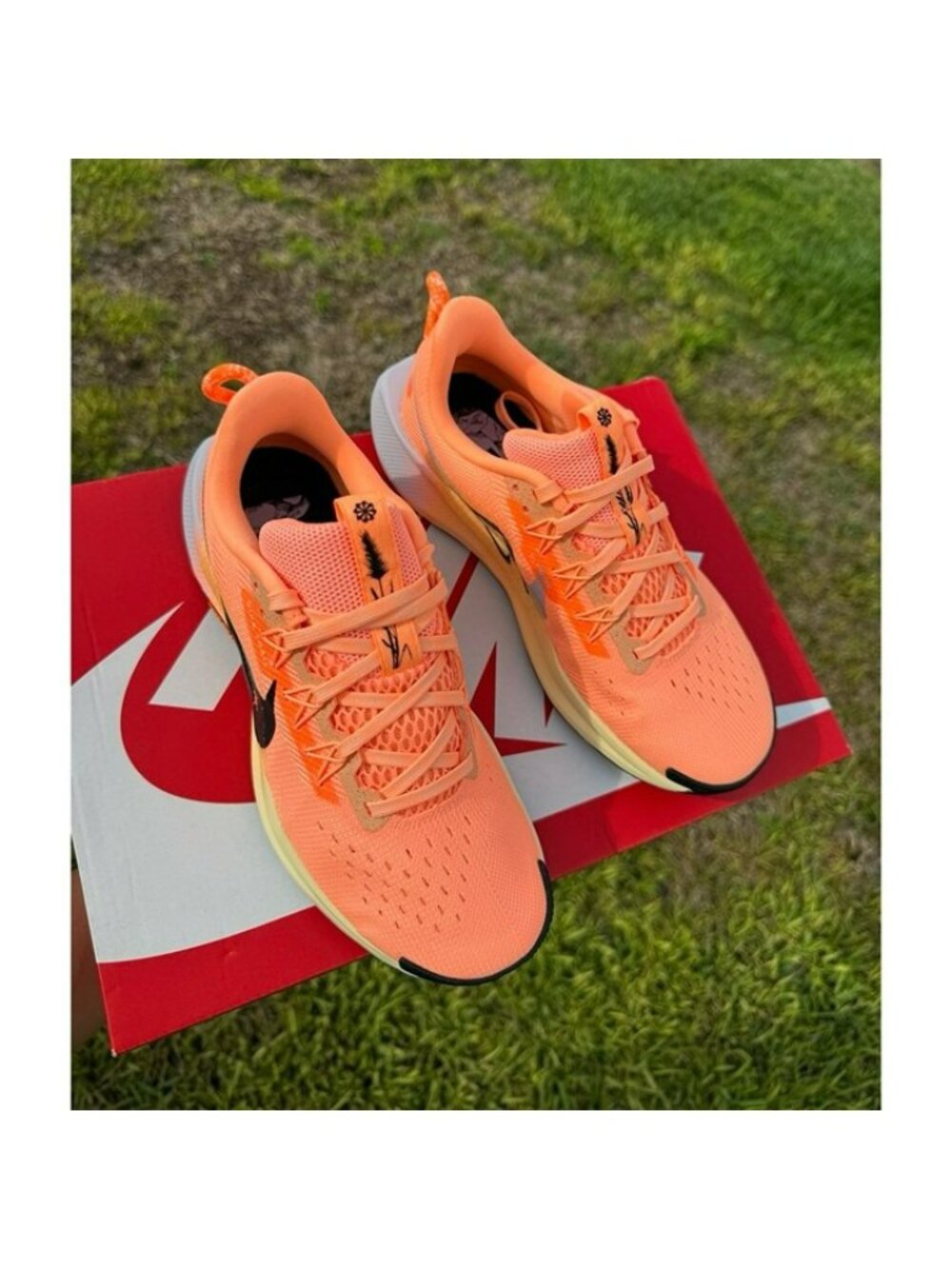 SIZE 10 WOMEN'S NIKE REACTX PEGASUS TRAIL 5 ORANGE PULSE / BLACK DV3865-800 - Picture 5 of 9